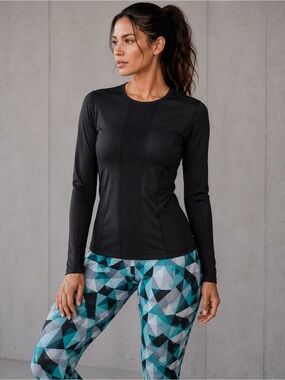 Karma Athletics Womens Black Long-Sleeve Perforated Activewear Top Size Small